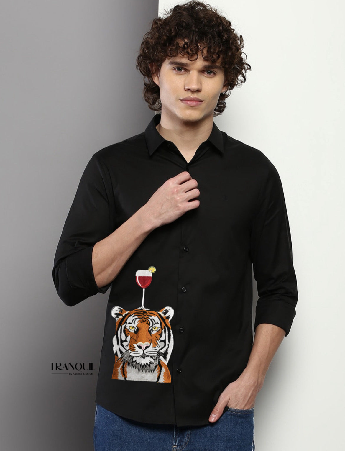 Wine with the lion Shirt